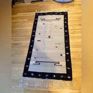 Vintage Western Arrows Wool Handmade Geometric Patterned Rug with Fringe 29x55